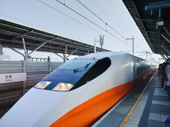[2019春節] 孩子們第一次搭高鐵去台北(湯姆熊xくら寿司 藏壽司)。